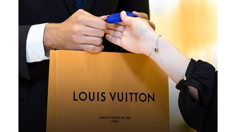 louis vuitton nombre de salariés|louis vuitton hourly pay.